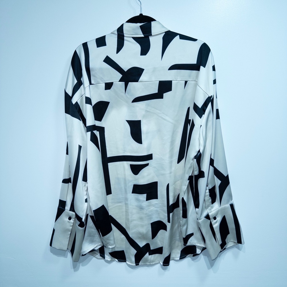 4th & Reckless ASOS Black & White Mono Print Satin Button Down Top Size XXL - Picture 9 of 9